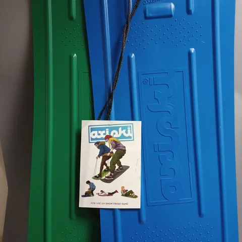 BOXED PAIR OF AXISKI SKI-BOARD