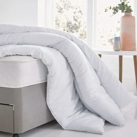 SILENTNIGHT ULTRABOUNCE DUVET - 13.5 TOG