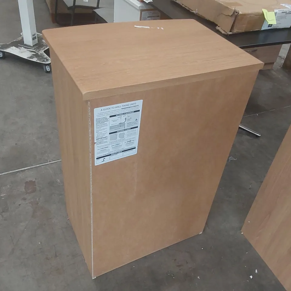 FULLY ASSEMBLED LYNDALE 4 DRAWER 58CM W CHEST OF DRAWERS COLOUR: ENGLISH OAK