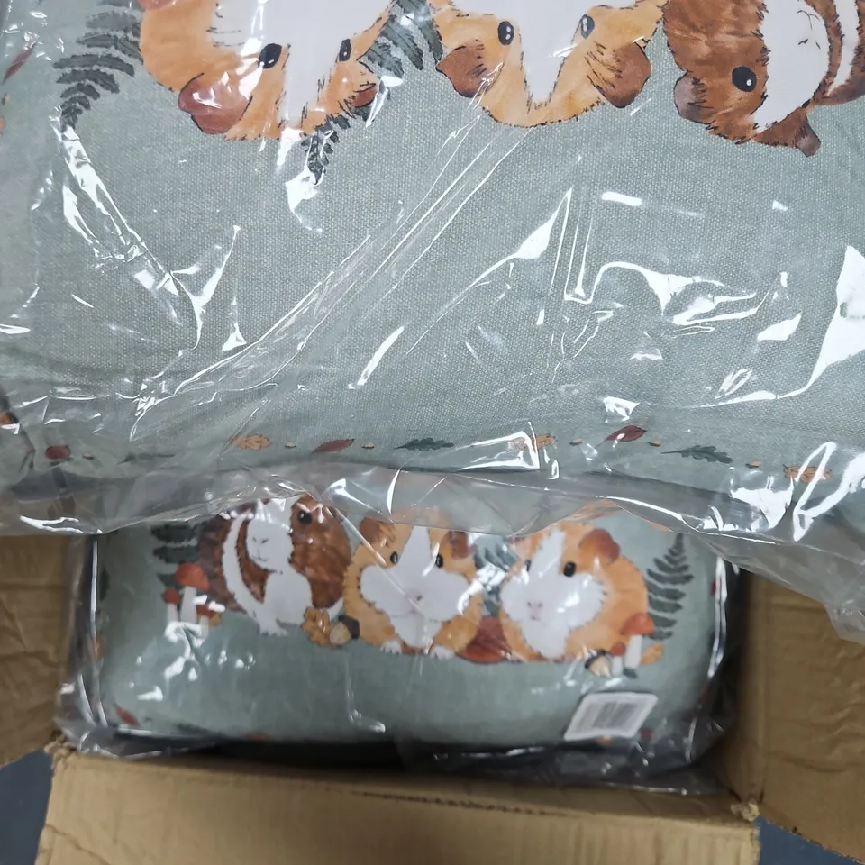 APPROXIMATELY 14 AUTUMN GUINEA PIGS 35X45CM FILLED CUSHIONS - COLLECTION ONLY