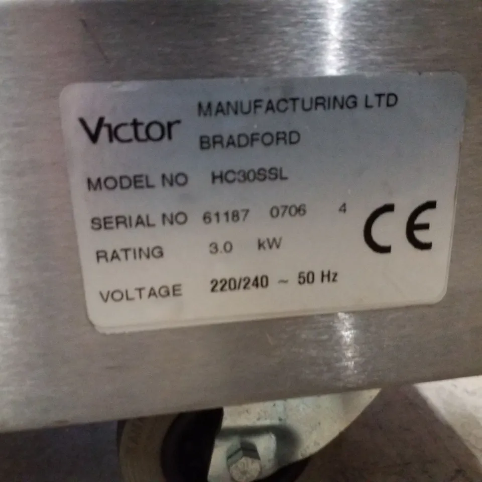 VICTOR HC30SSL COMMERCIAL STAINLESS STEEL CABINET – 3.0 KW, 220/240V