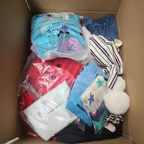 BOX OF APPROXIMATELY 25 ASSORTED CHILDRENS CLOTHING ITEMS IN VARIOUS STYLES , COLOURS AND SIZES
