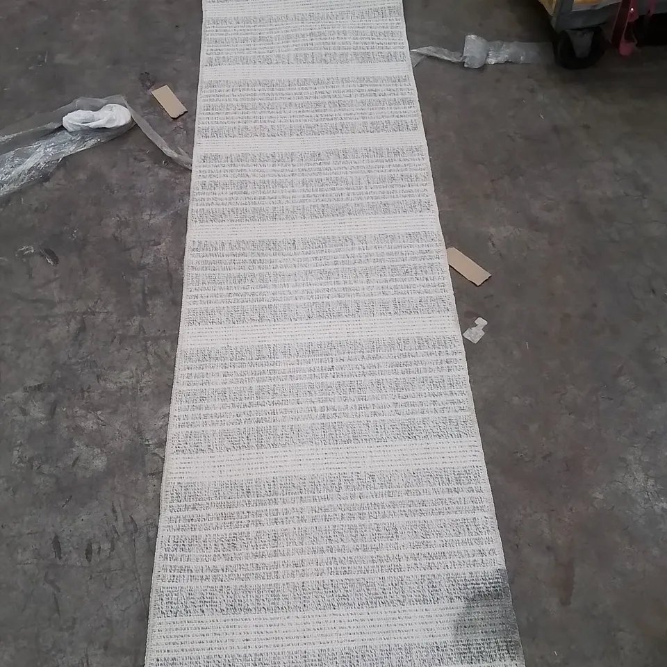 QUALITY DESIGNER AREA RUG - APPROXIMATELY 230X58CM