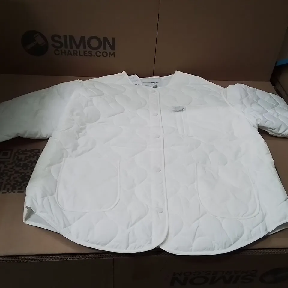BOXED BRAND NEW APPROXIMATELY 6 SIMPLY BE WHITE QUILTED JACKET SIZE 20