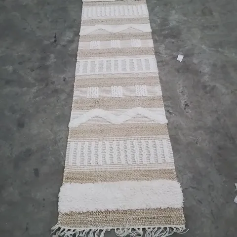 QUALITY DESIGNER AREA RUG - APPROXIMATELY 240X70CM