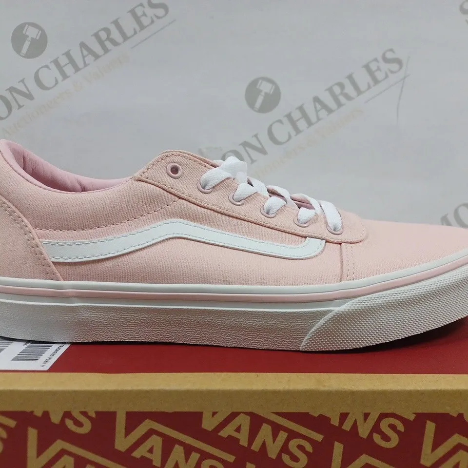 BOXED PAIR OF VANS WARD CANVAS CHALK PINK TRAINERS - SIZE 5