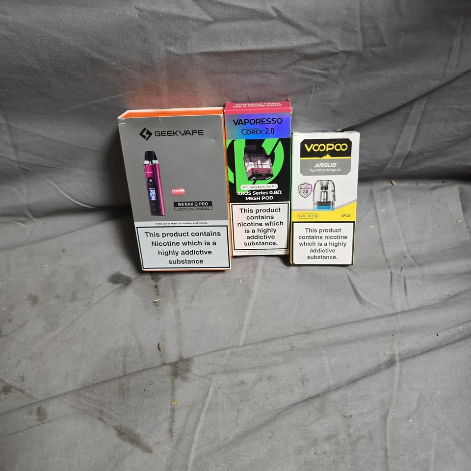 LOT OF APPROXIMATELY 20 ASSORTED VAPING ITEMS TO INCLUDE VAPORESSO COREX 2.0/GEEKVAPE WE NAX Q PRO/VOOPOO ARGUS