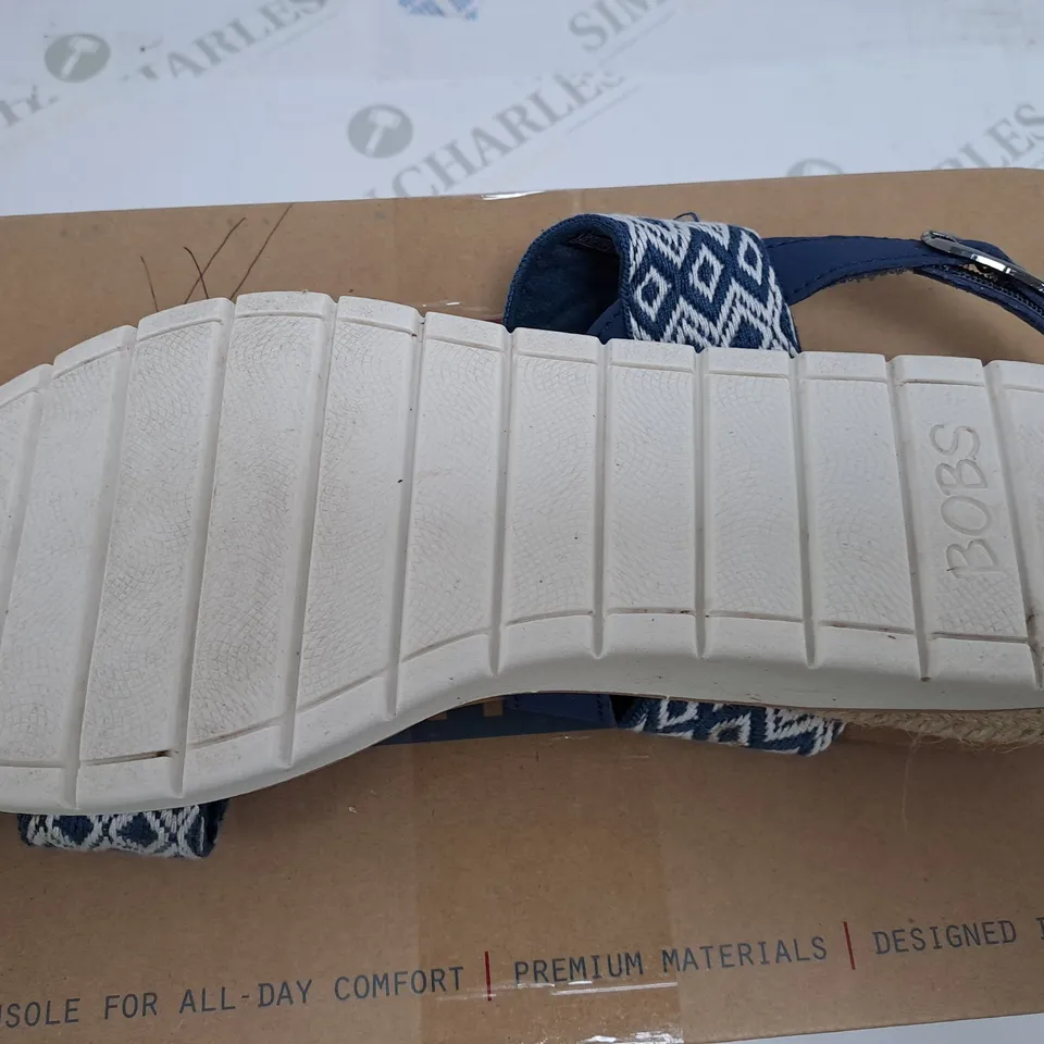 SKECHERS BOBS BEACH SANDLE BLUE SIZE 5