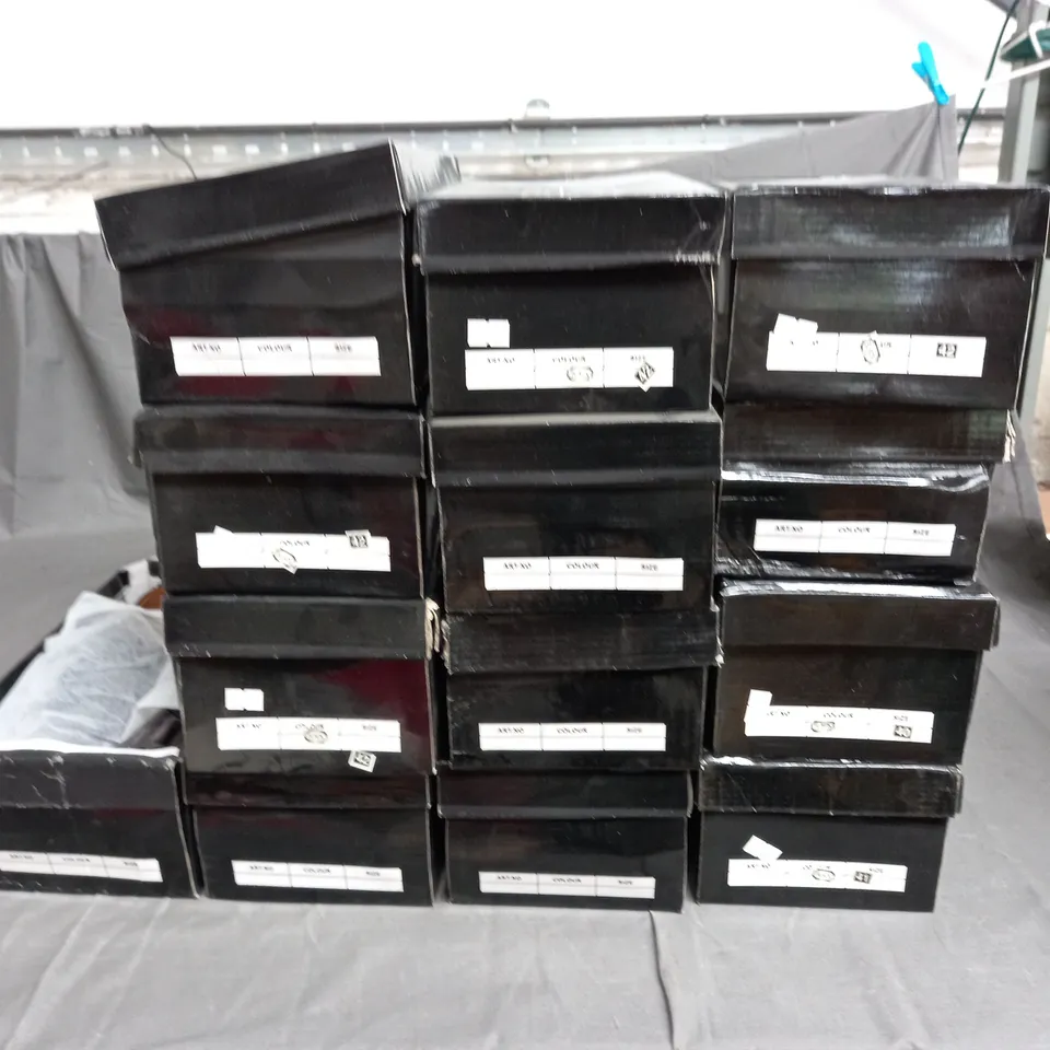 LOT OF 14 PAIRS OF W.S SHOES POINTY TOES MENS SHOES - VARIOUS SIZES