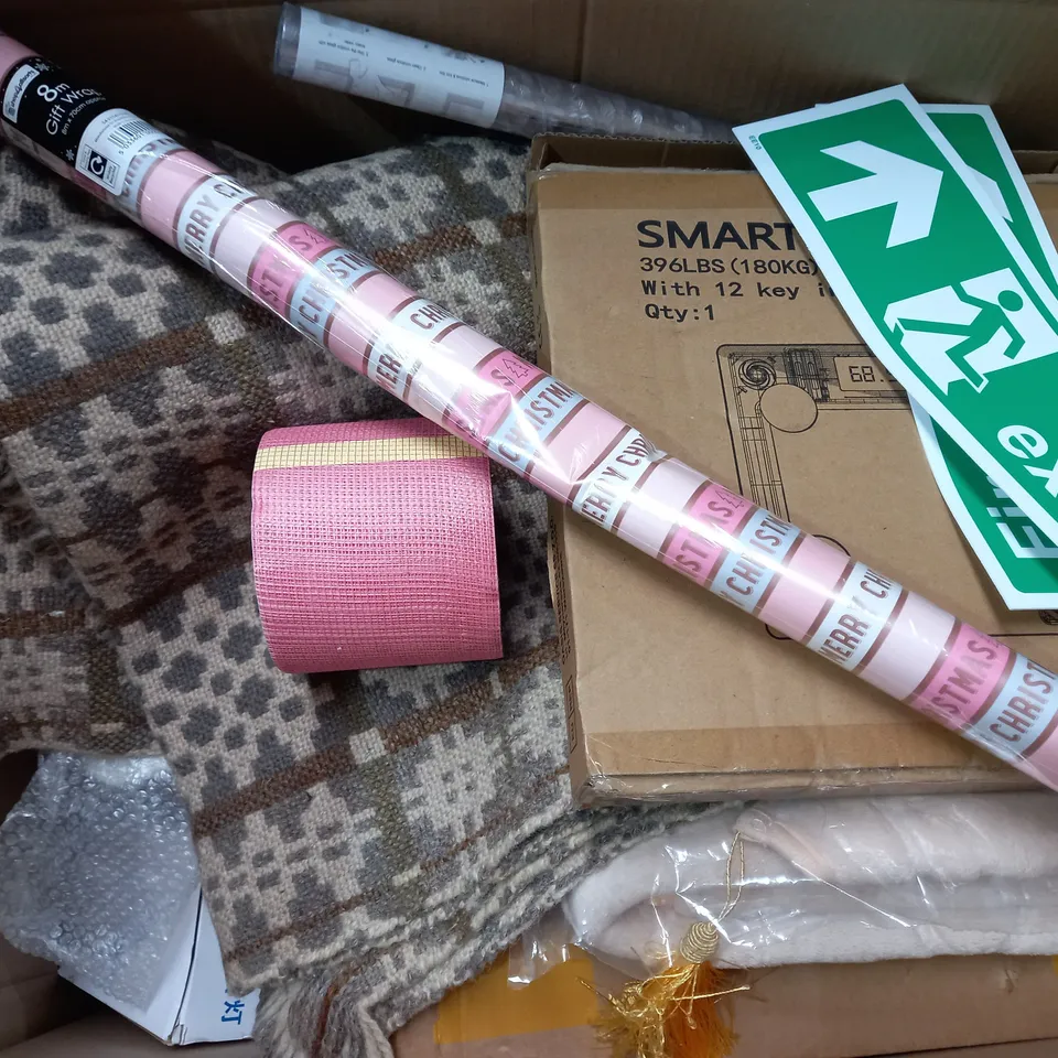 BOX OF APPROXIMATELY 15 ASSORTED ITEMS TO INCLUDE - FIRE EXIT SIGN - BUSINESS CLASSIC CALCULATOR - MINKY M CLOTH 2 SUPER SOAK UP TEA TOWELS ECT