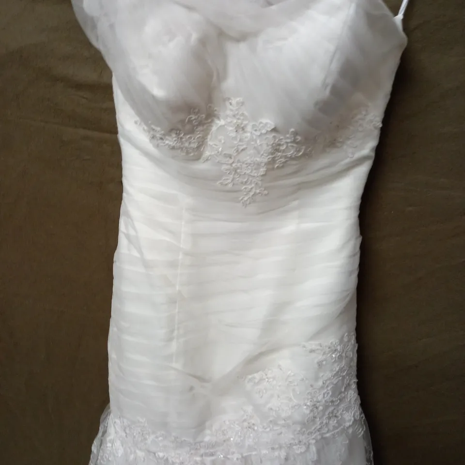 NET OVERLAY EMBELLISHED IVORY WEDDING DRESS - SIZE UNSPECIIFED