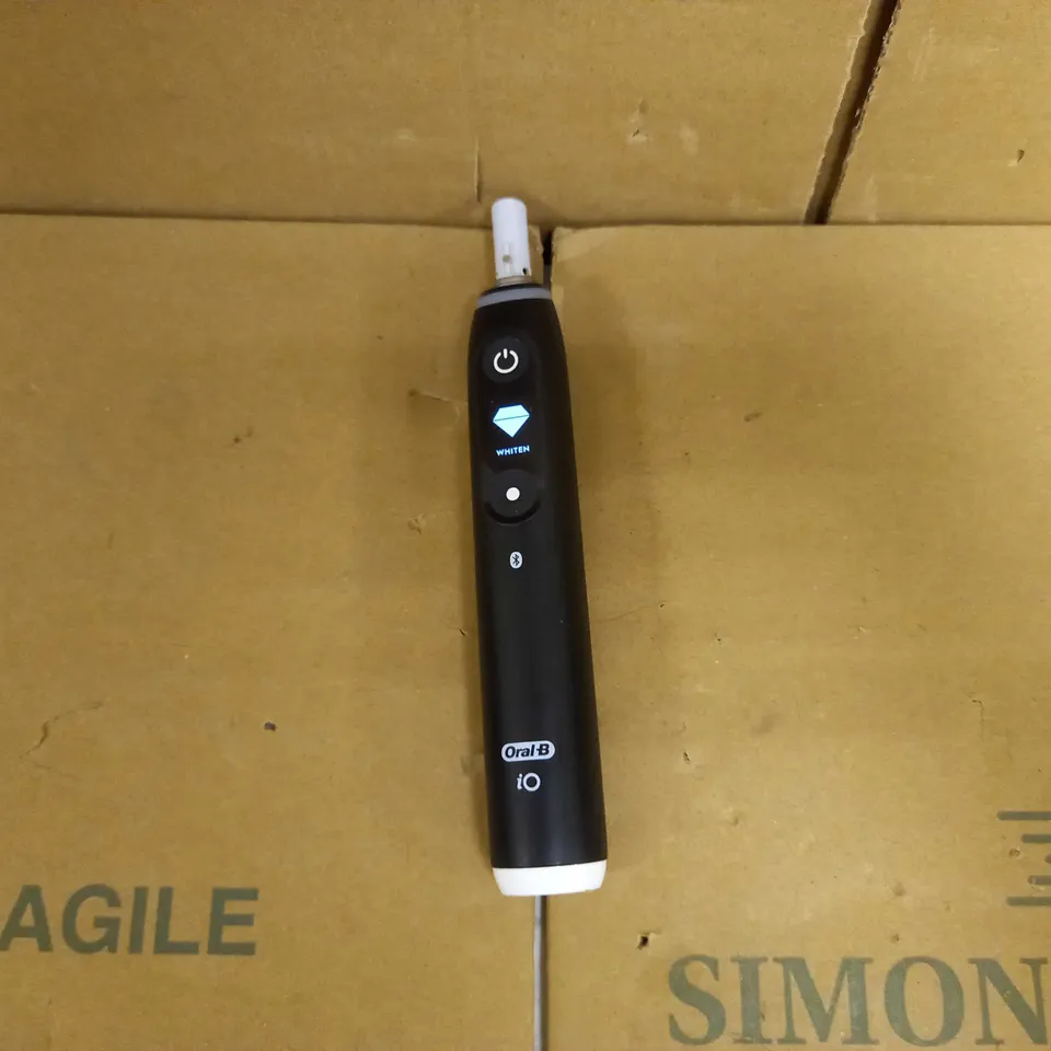 ORAL-B IO6 ELECTRIC TOOTHBRUSH - BODY ONLY