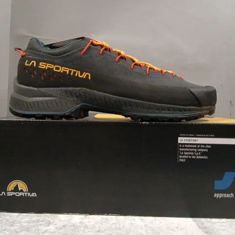 BOXED PAIR OF LA SPORTIVA SHOES IN GREY/BLACK SIZE UK 10