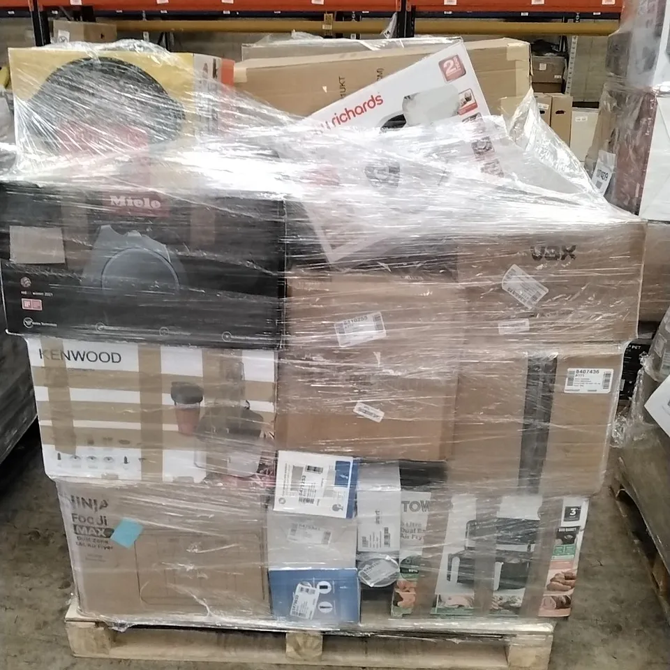 PALLET OF APPROXIMATELY 27 UNPROCESSED RAW RETURN HOUSEHOLD AND ELECTRICAL GOODS TO INCLUDE;