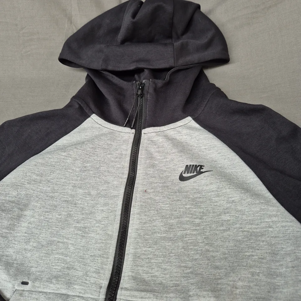 NIKE LOGO TECH JACKET SIZE XS