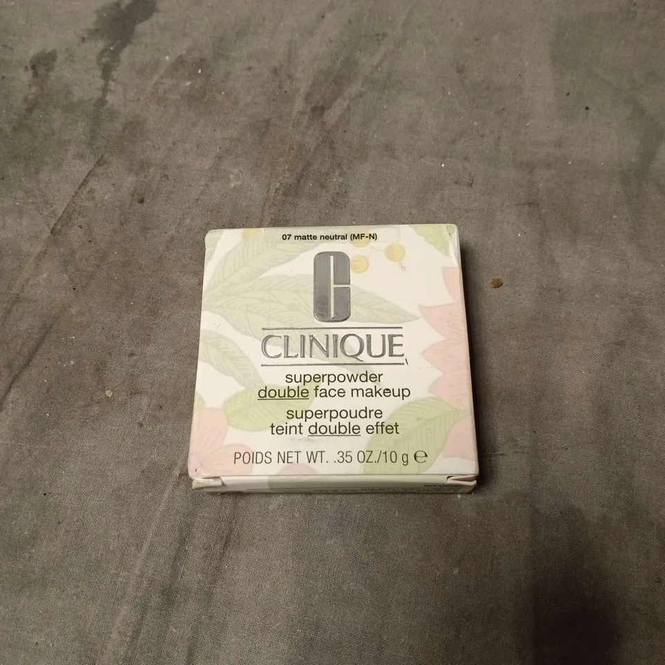 CLINIQUE SUPERPOWDER DOUBLE FACE MAKEUP 10G
