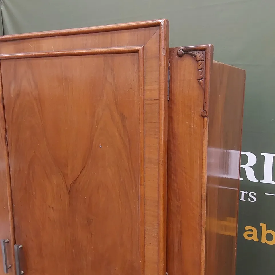 ANTIQUE TRADITIONAL STYLE SOLID WOOD WARDROBE 