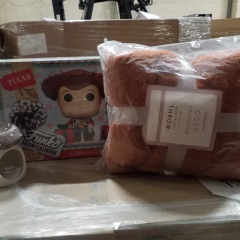 PALLET CONTAINING ASSORTED PRODUCTS INCLUDING MUSHROOM BURNERS, PIXAR FUNKO POP ADVENT CALENDARS & TEDDY FLEECE