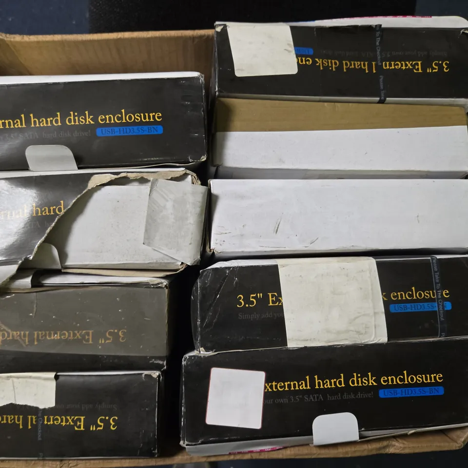 18 3.5" EXTERNAL HARD DISK ENCLOSURES