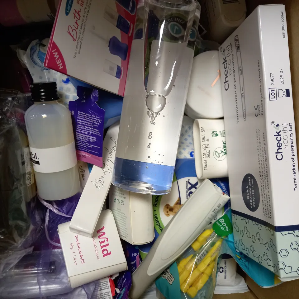 LOT OF APPROX 12 ASSORTED BEAUTY PRODUCTS TO INCLUDE L'OREAL HAND SANITISER, INKOLOGY TATTOO REMOVAL CREAM, BEDEW ALMOND OIL CLEANSER, ETC 