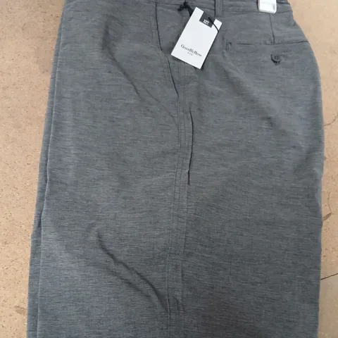 SIX PAIRS OF BRAND NEW GOODFELLOW AND CO SHORTS SIZE 36