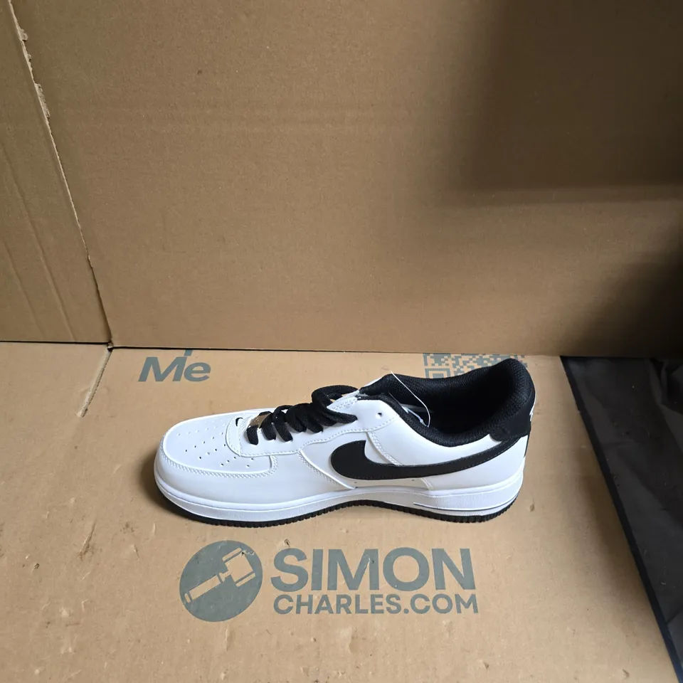 NIKE AIR LOW TRAINERS – WHITE/BLACK - UK SIZE 9 