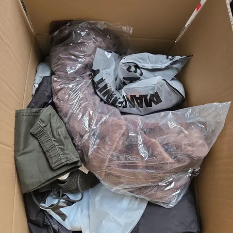 LARGE BOX OF ASSORTED CLOTHING ITEMS IN VARIOUS SIZES, STYLES AND COLOUR 