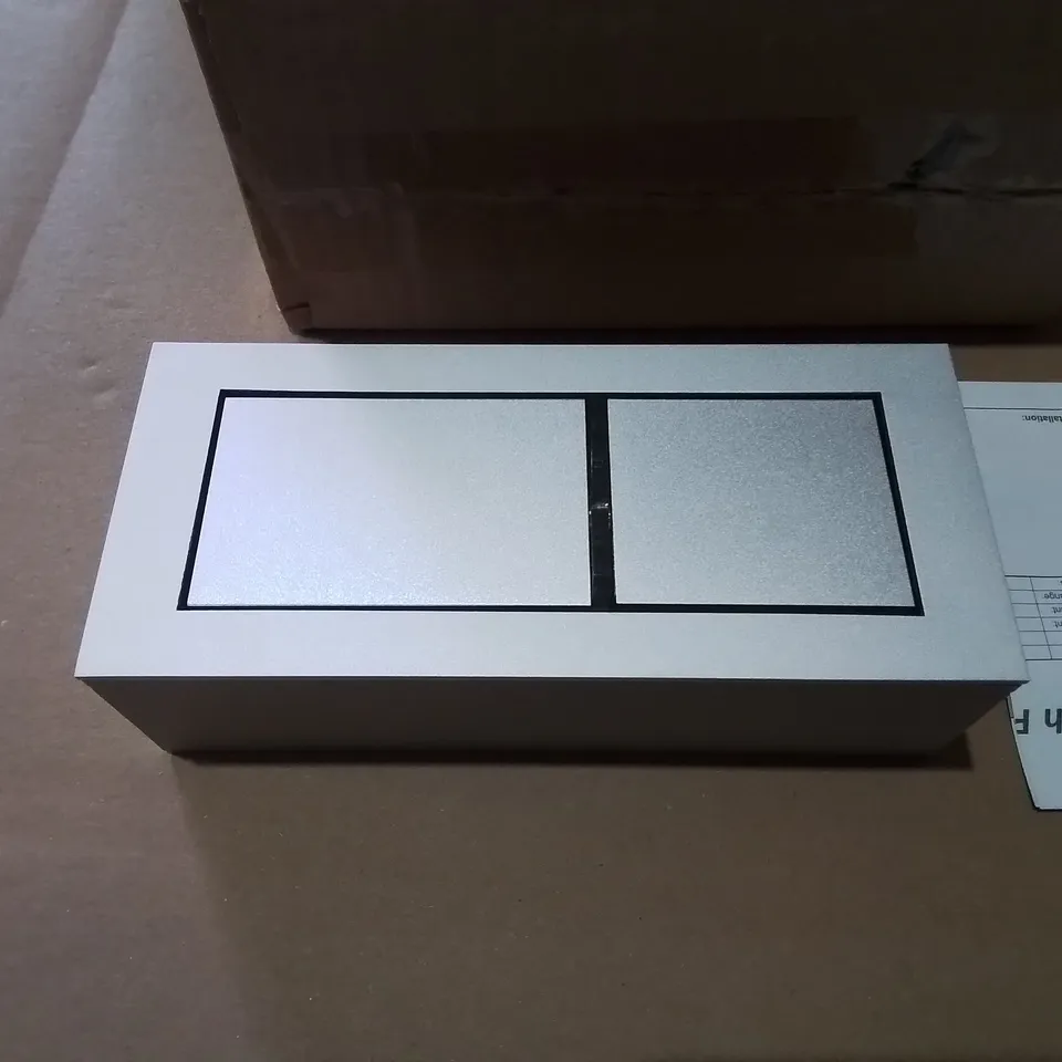 LOT OF APPROXIMATELY 75 ROSEN LITE LED 3W HIGH POWERED LED SILVER WALL LIGHTS INCLUDES LEFT LD83600 AND RIGHT LD83601