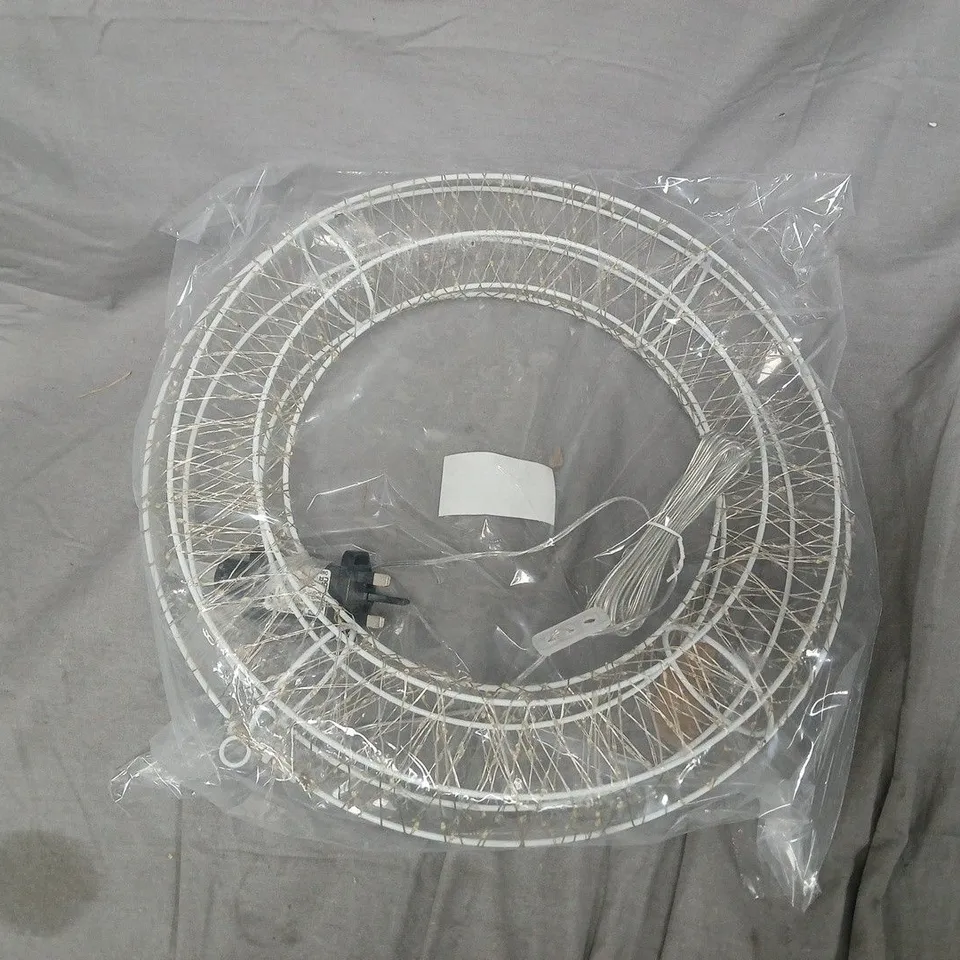 FESTIVE CIRCULAR LED DECORATIVE LIGHT PIECE