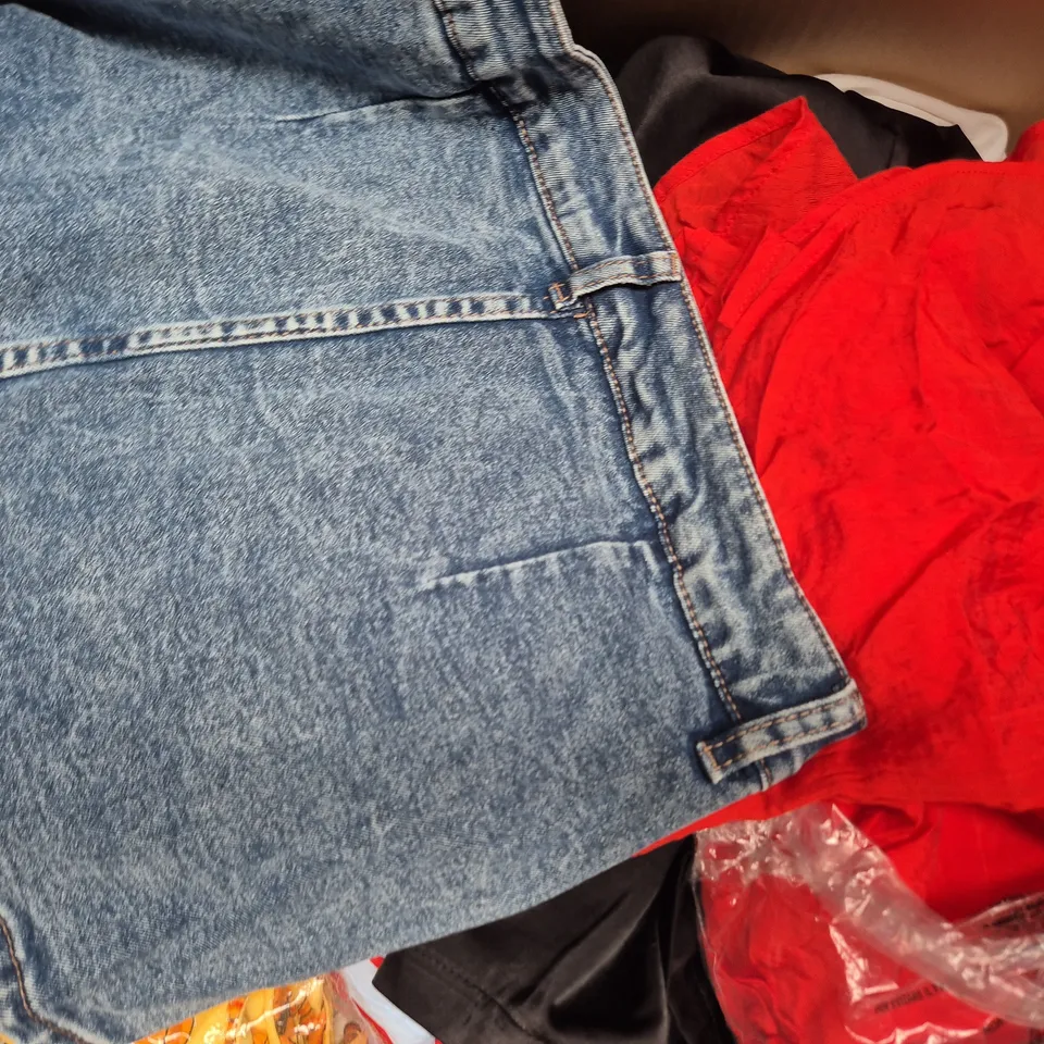 APPROXIMATELY 20 ASSORTED CLOTHING AND FASHION PRODUCTS IN VARIOUS STYLES AND SIZES - COLLECTION ONLY