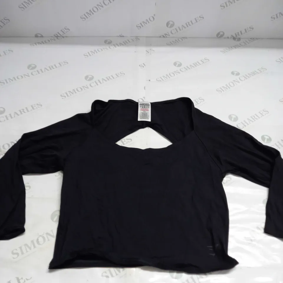 GYMSHARK ELEVATE 3/4 SLEEVE CROP TOP SIZE M