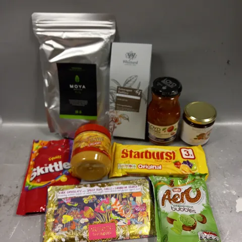 APPROXIMATELY 15 ASSORTED FOOD/DRINK PRODUCTS TO INCLUDE ARTHOUSE UNLIMITED CHOCOLATE, MOYA TEA, ORGANIC MARMALADE ETC 