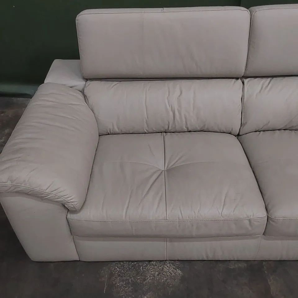 DESIGNER 3-SEATER LEATHER UPHOLSTERED SOFA WITH ADJUSTABLE HEADRESTS 