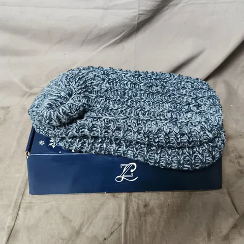 LEMZONE SLIPPERS – BLUE KNITTED INDOOR SLIPPERS (BOXED) MENS. SIZE UNSPECIFIED 