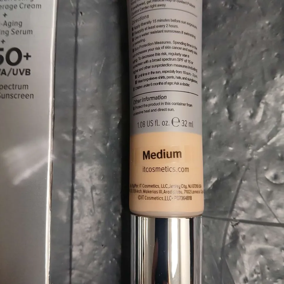 IT COSMETICS CC+ COLOR CORRECTING FULL COVERAGE CREAM SPF 50+ – MEDIUM (BOXED)