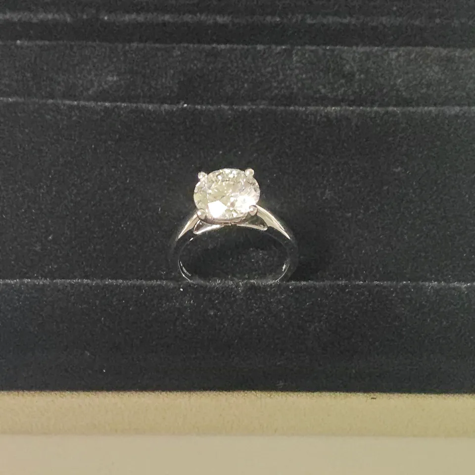9CT WHITE GOLD SOLITAIRE RING SET WITH A LAB GROWN DIAMOND WEIGHING +-3.01CT