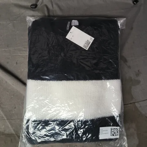 BAGGED DIVIDED JUMPER IN BLACK/WHITE STRIPES SIZE XL