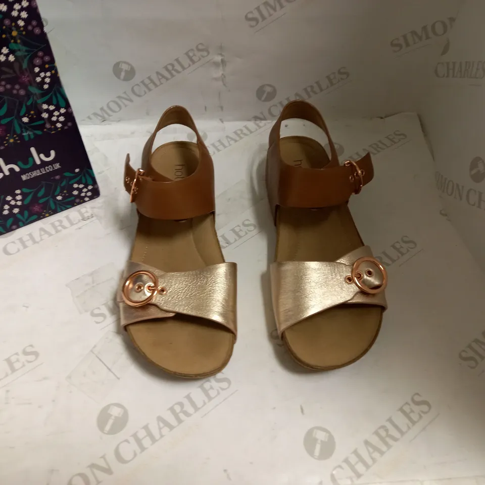 MOSHULU HOTTER BROWN SANDALS SIZE 7 1/2
