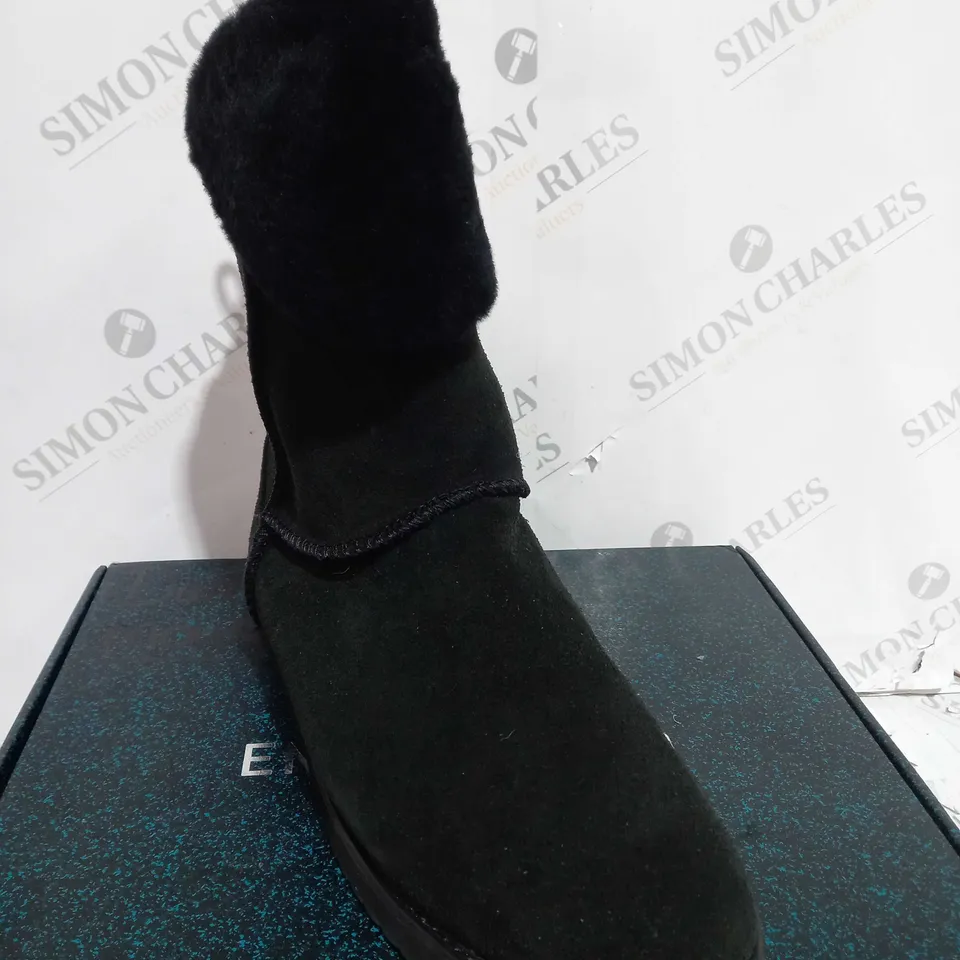 BOXED EMU BIRDWOOD BOOTS, BLACK - SIZE 9