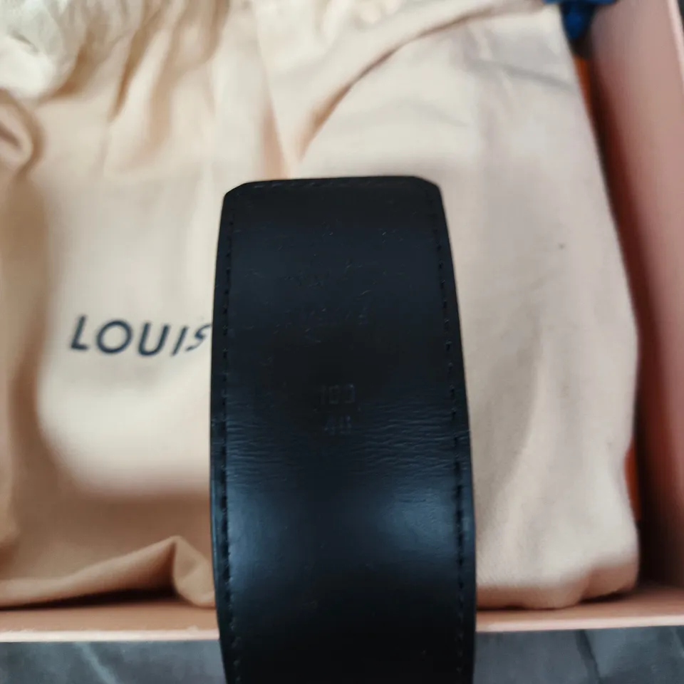 LOUIS VUITTON BLACK LEATHER BELT WITH LV BUCKLE – BOXED