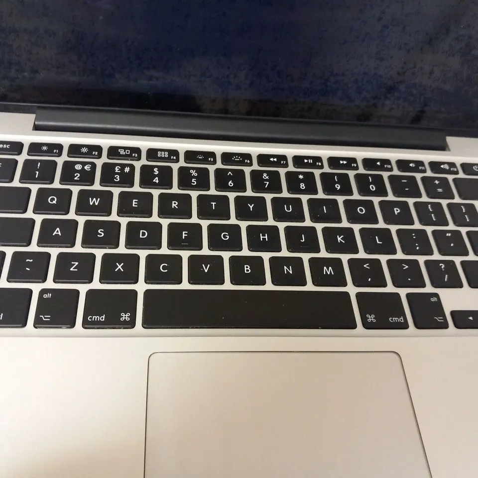 APPLE MACBOOK PRO (A1502 EARLY 2015)