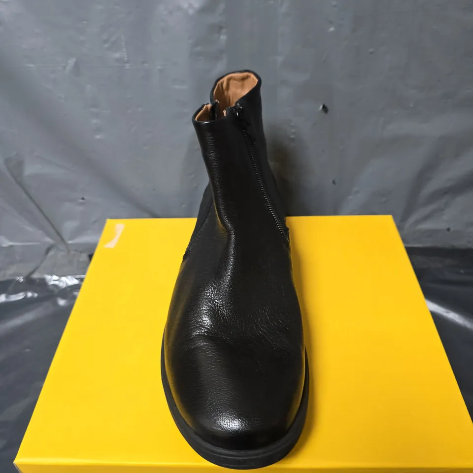 STRIVE BAMFORD II WATER RESISTANT ANKLE BOOT BLACK SIZE 6
