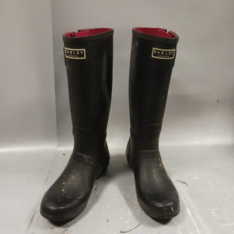 RADLEY LONDON WELLIES IN BLACK UK 6