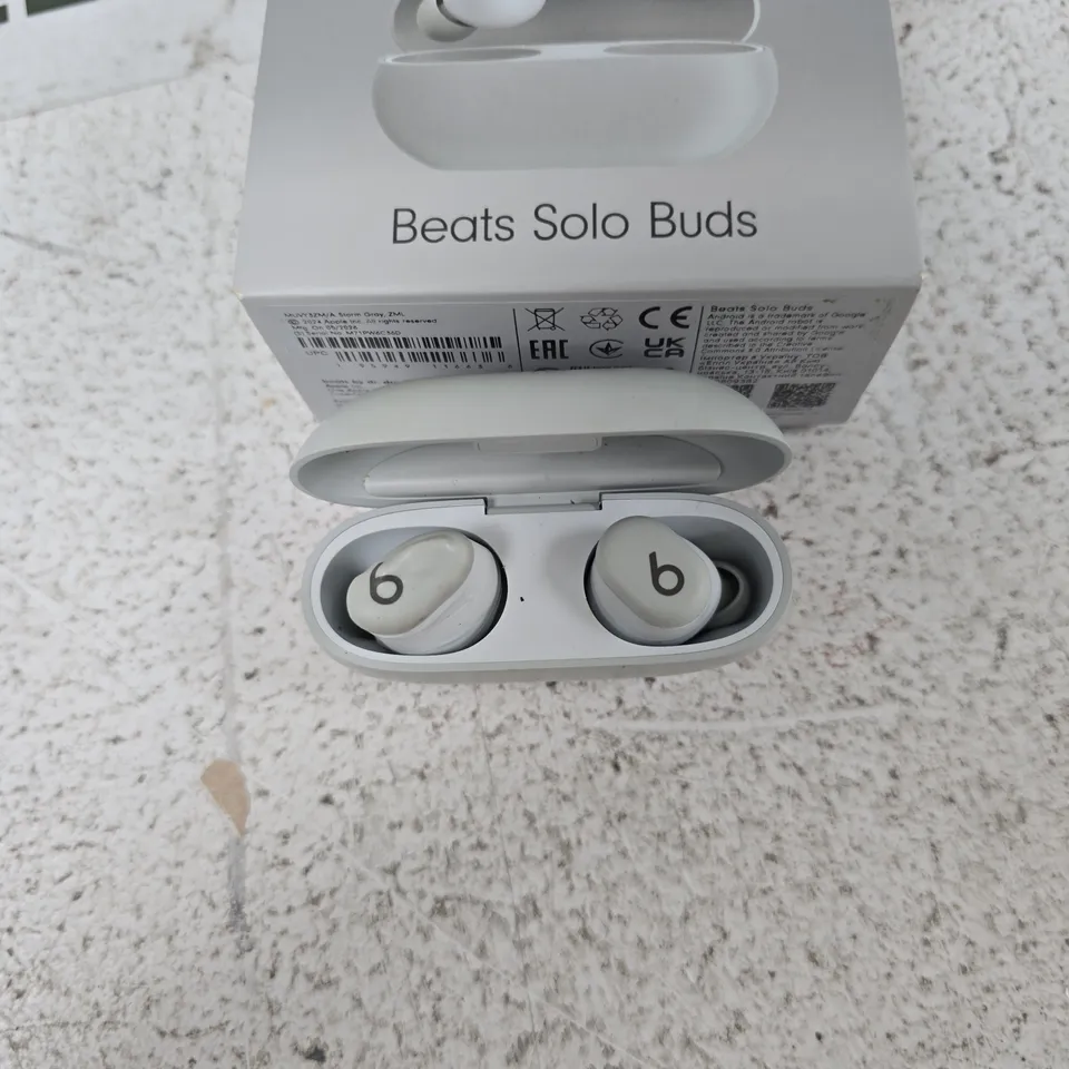 BEATS SOLO BUDS WIRELESS EARBUDS WITH CHARGING CASE
