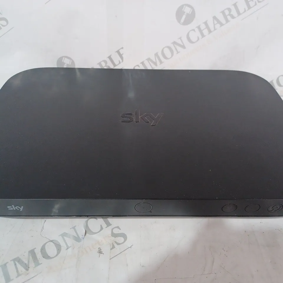 SKY Q BOX ES340D8