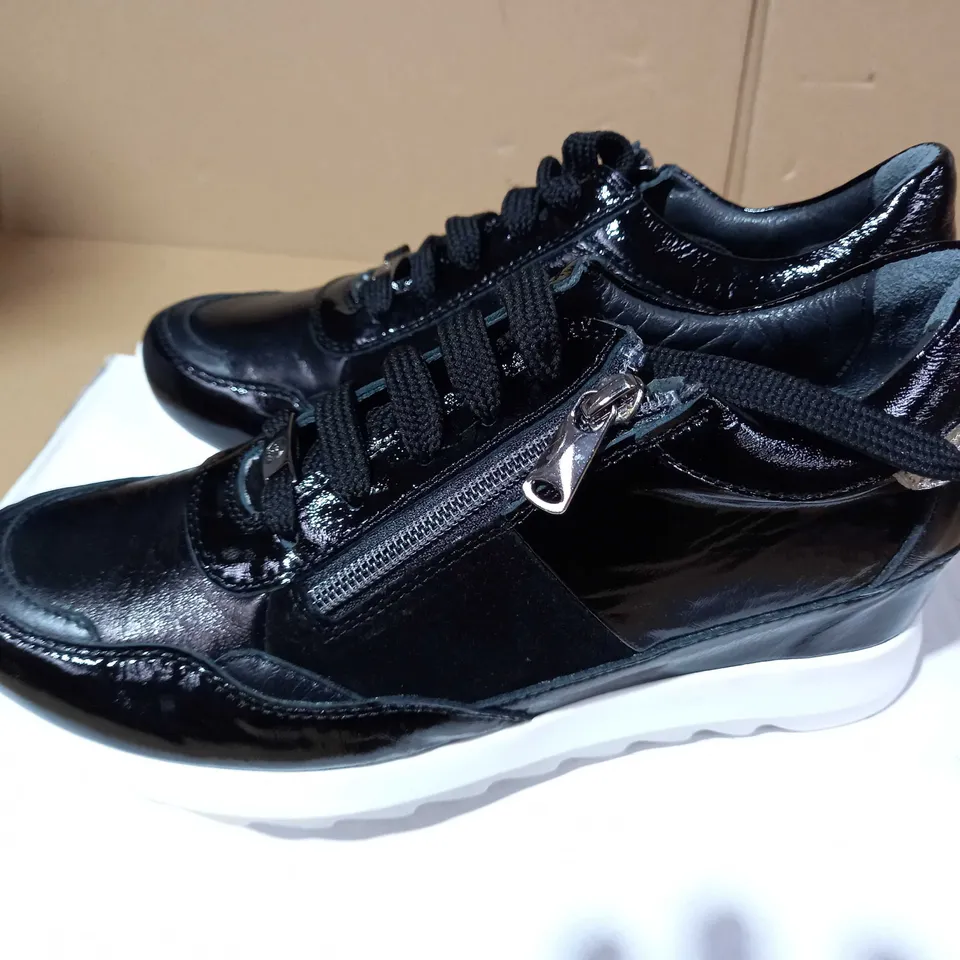 BOXED MIP BLOSSOME TRAINERS BLACK LEATHER SIZE 6