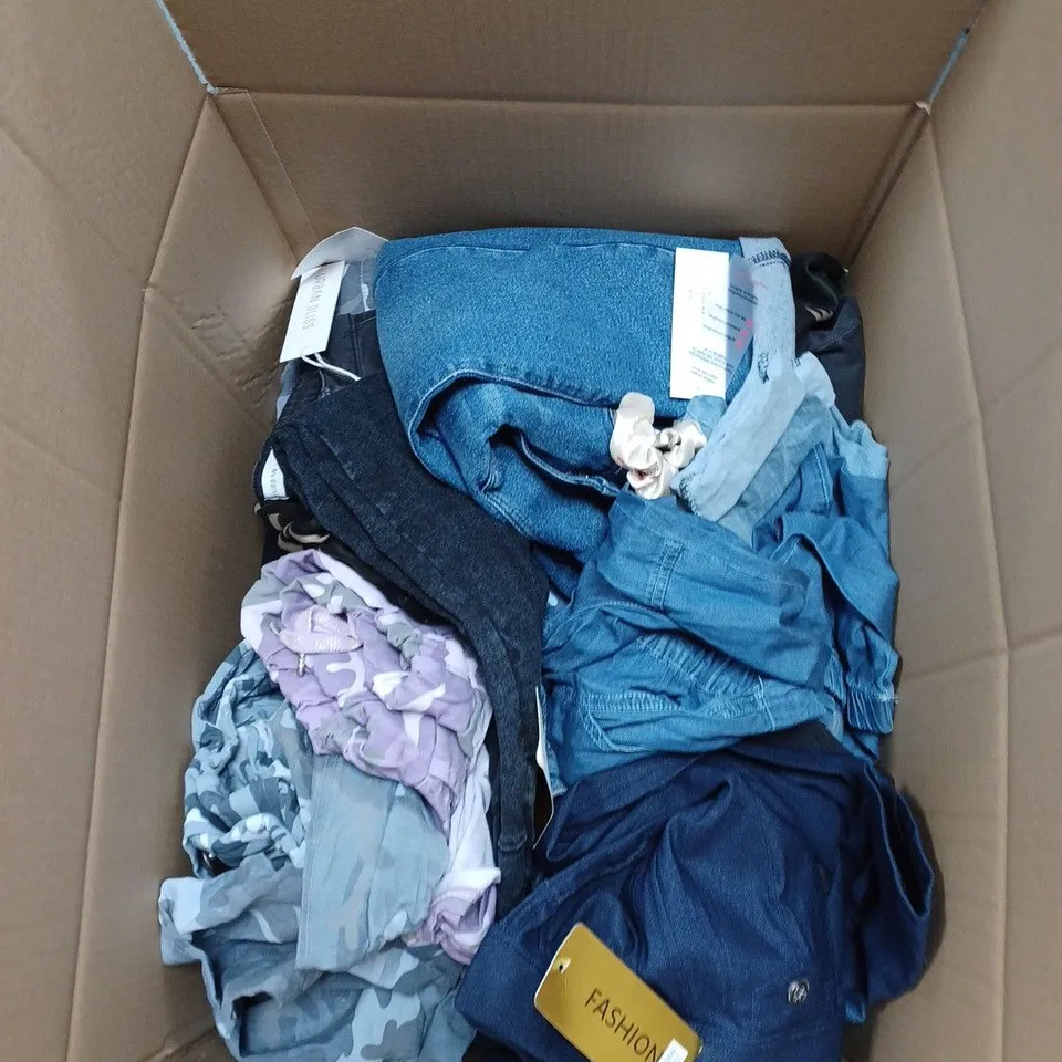 BOX OF ASSORTED CLOTHING ITEMS TO INCLUDE JEANS, LEGGINGS, CARGO TROUSERS ETC 