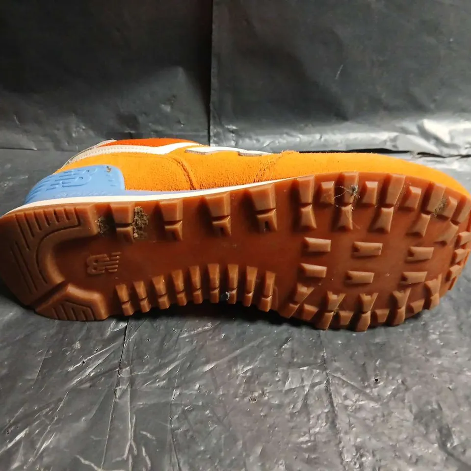 NEW BALANCE ORANGE SNEAKERS -UK SIZE UNSPECIFIED 