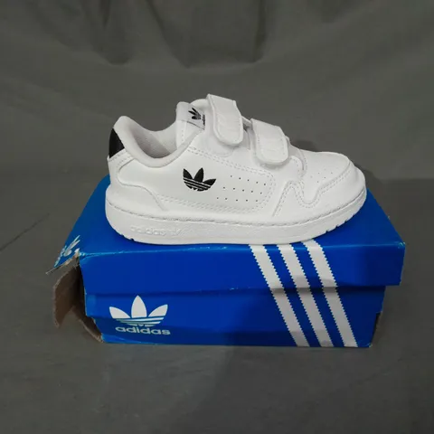 BOXED PAIR OF ADIDAS ORIGINAL VELCRO TRAINERS SIZE 6 - KIDS