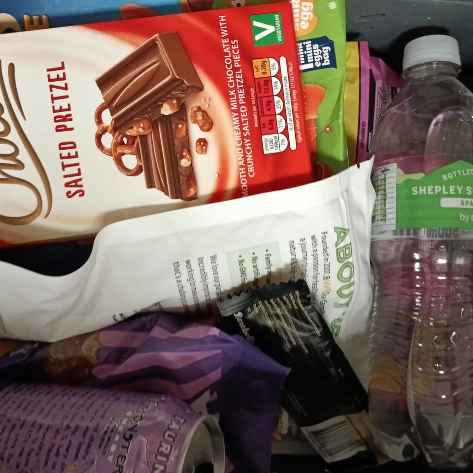 APPROXIMATELY 10 ASSORTED FOOD AND DRINK ITEMS TO INCLUDE ALOE VERA JUICE, FLIPZ, ETC